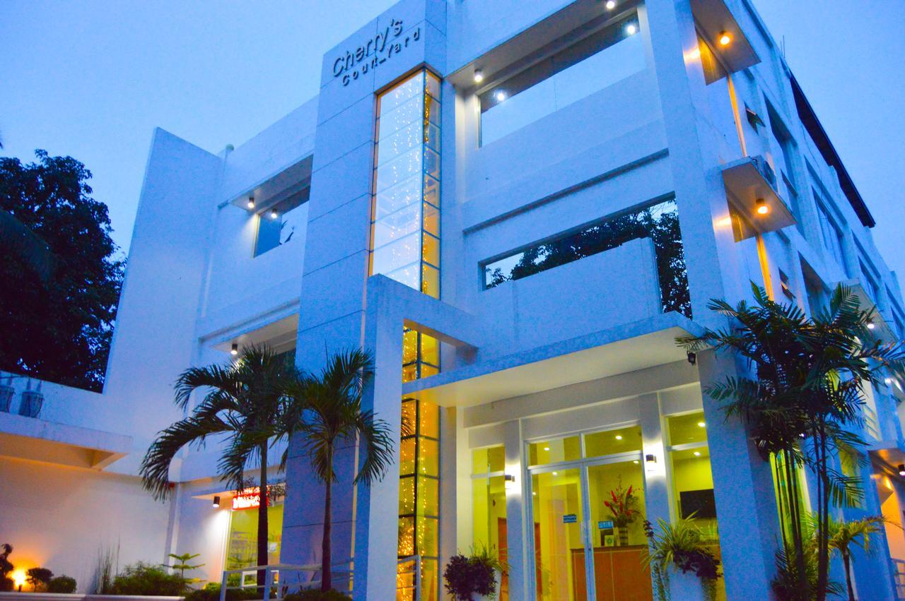 เชอรี่ คอร์ตยาร์ด Hotel Puerto Princesa ภายนอก รูปภาพ
