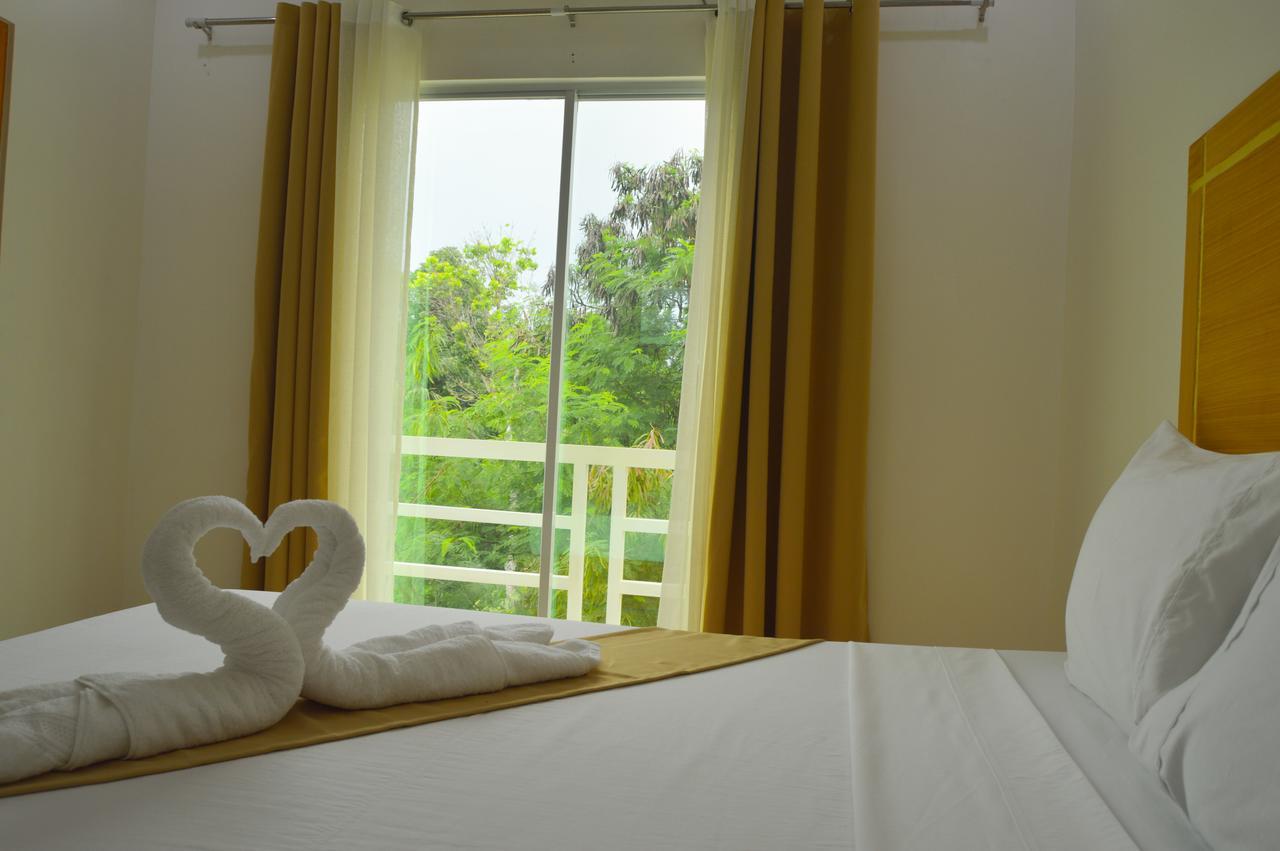 เชอรี่ คอร์ตยาร์ด Hotel Puerto Princesa ภายนอก รูปภาพ