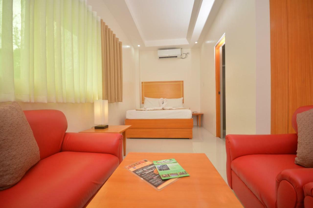 เชอรี่ คอร์ตยาร์ด Hotel Puerto Princesa ภายนอก รูปภาพ