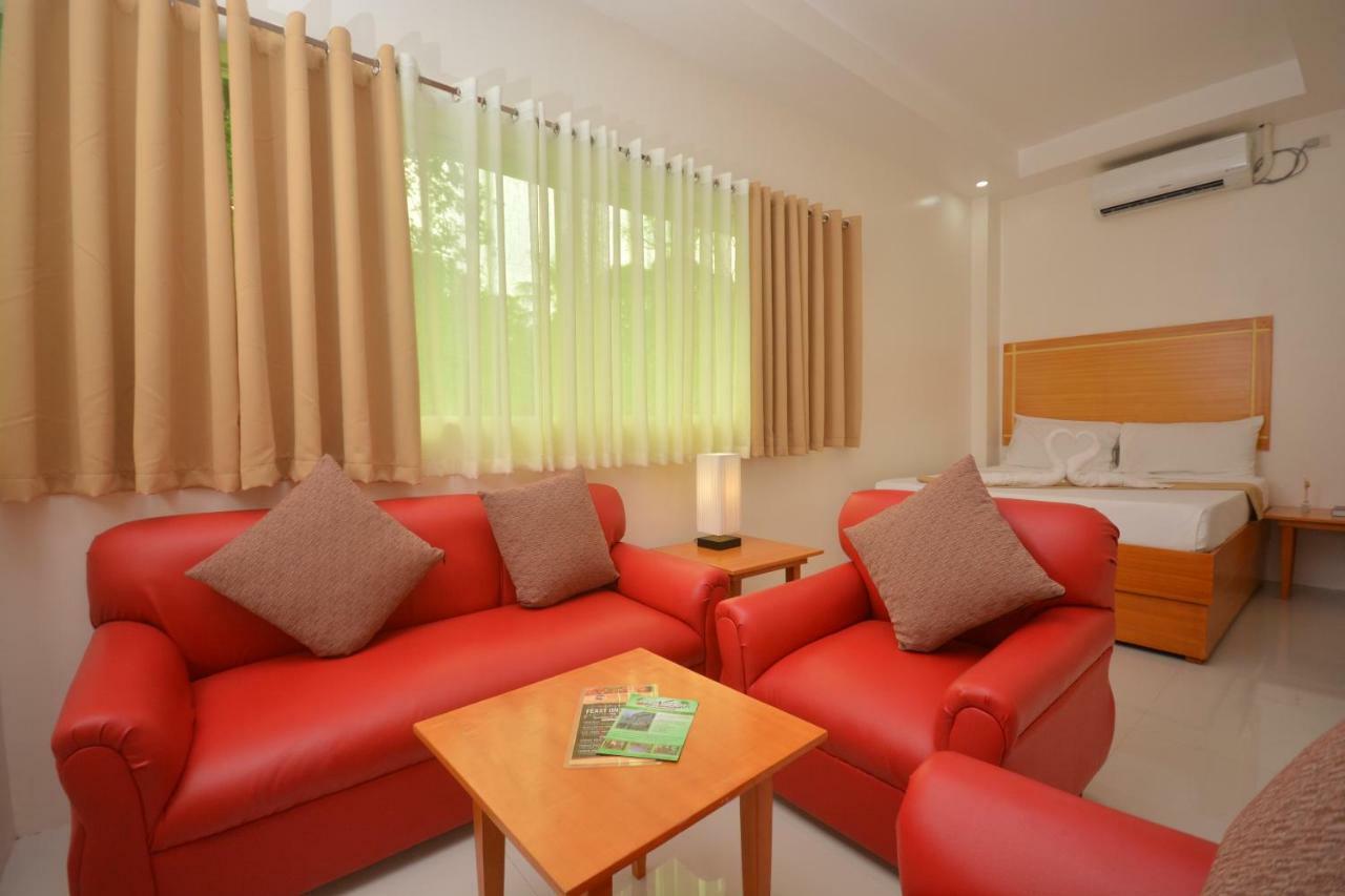 เชอรี่ คอร์ตยาร์ด Hotel Puerto Princesa ภายนอก รูปภาพ