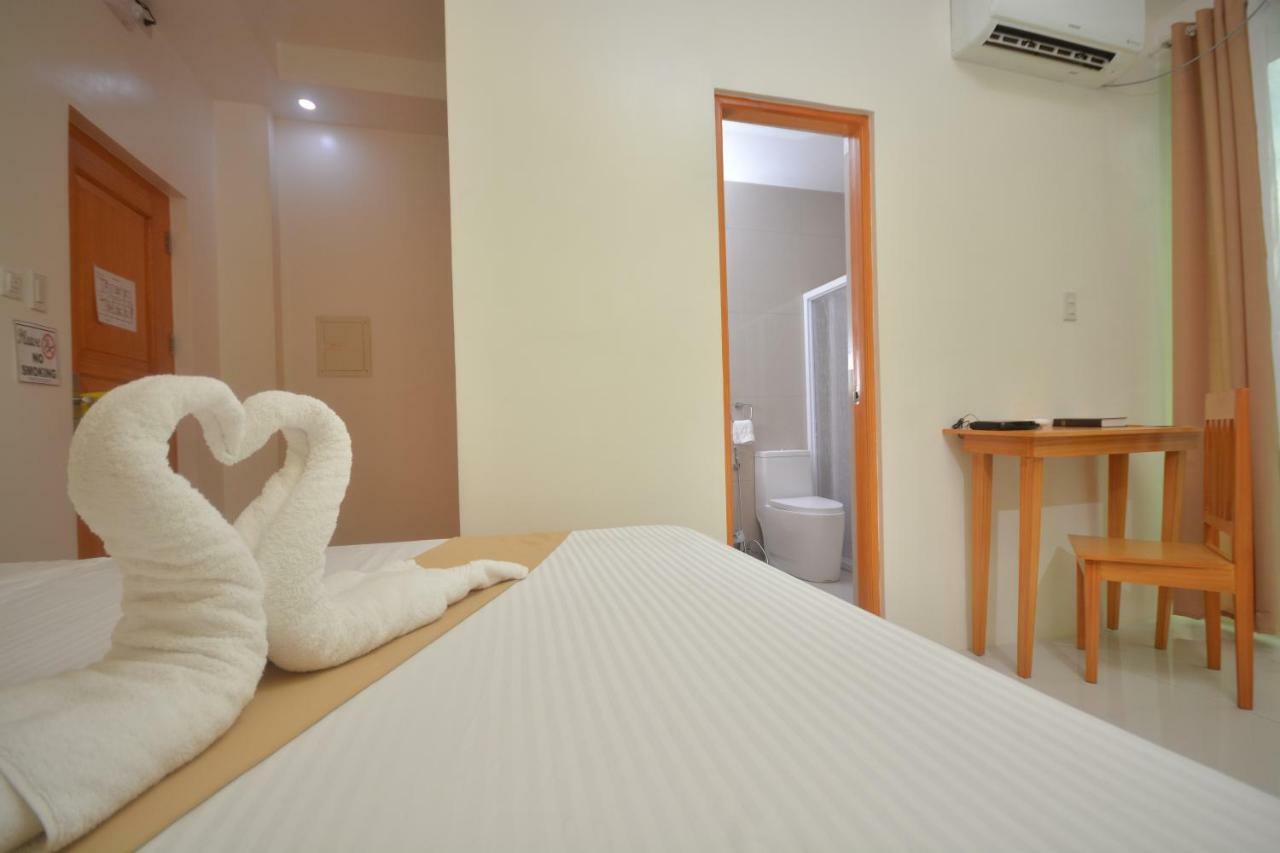 เชอรี่ คอร์ตยาร์ด Hotel Puerto Princesa ภายนอก รูปภาพ